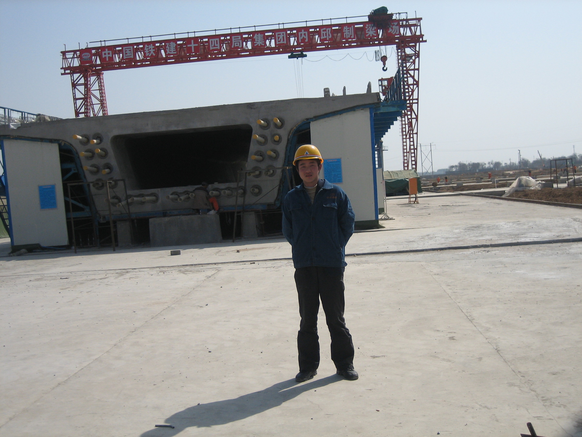 鐵路局采購(gòu)雙梁花架門(mén)式起重機(jī)